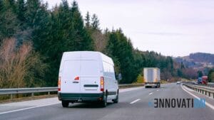 auta na autostradzie w kontekście możliwych dofinansowań dla pojazdów N2 i N3